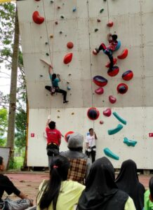 Ciamis Climbing Club Ikuti Kejuaraan Porvinsi di Bandung Gambar Istimewa Diksinasi